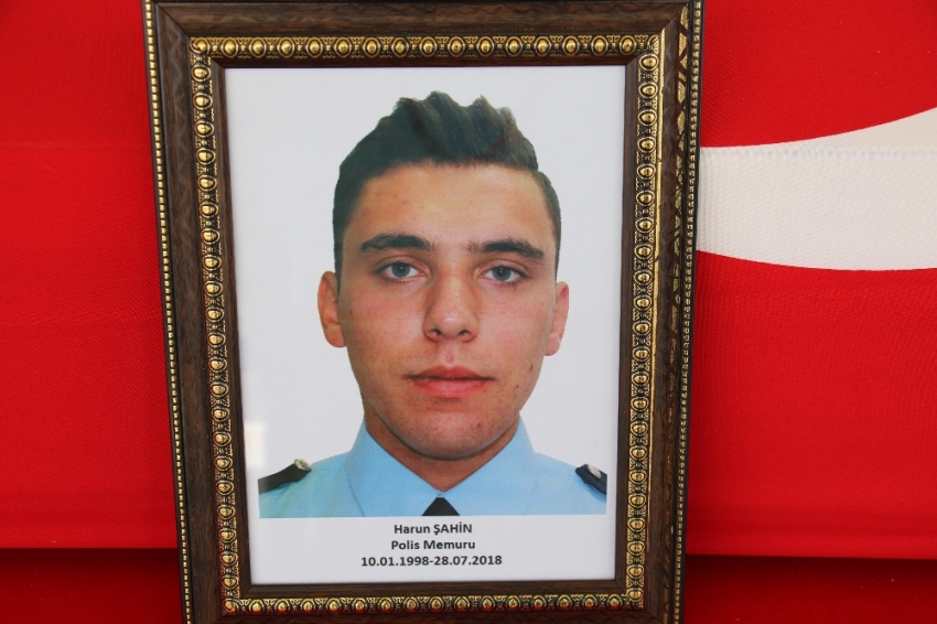 Şehit polis memuru Şahin son yolculuğuna uğurlandı