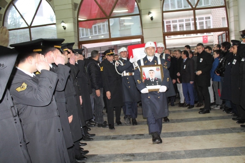 Şehit Ufuk Deniz’i binlerce kişi uğurladı