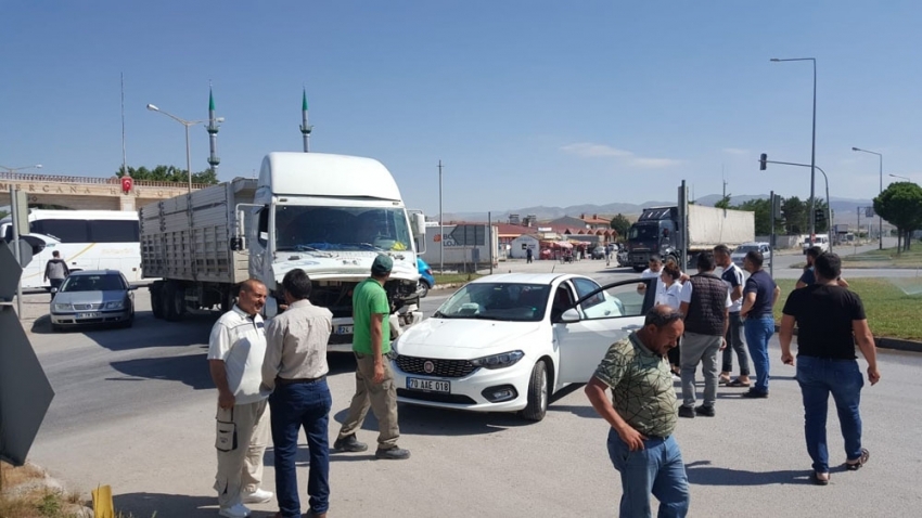 Erzincan’da trafik kazası: 6 yaralı