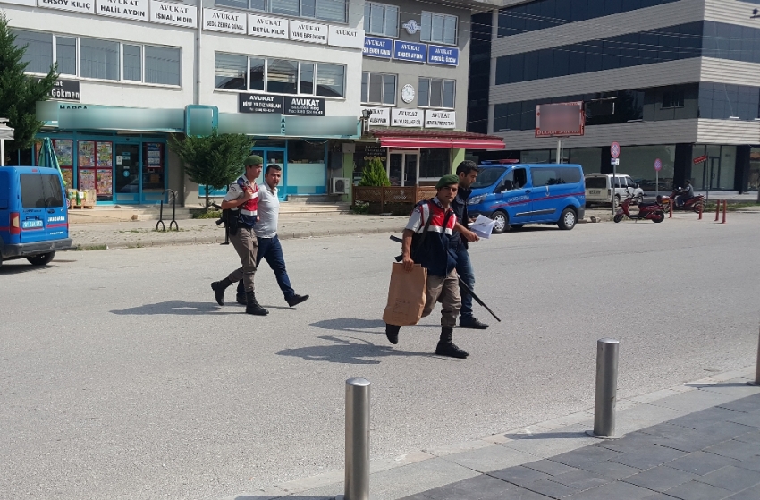 FETÖ’ye küfreden babasını vurdu