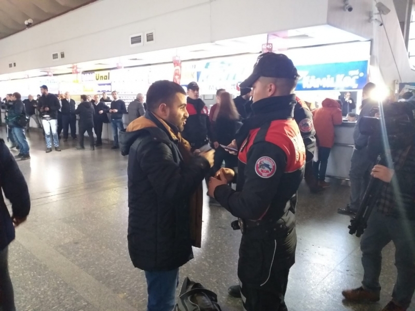 Emniyetten yılbaşı öncesi AŞTİ’de huzur uygulaması