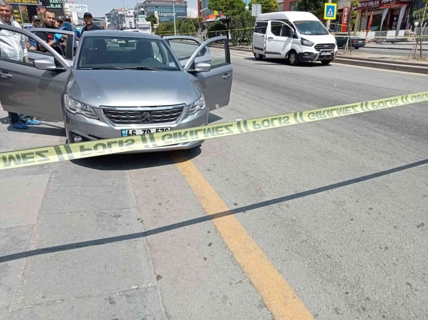 Araçta kendini vuran kadın hastaneye kaldırıldı