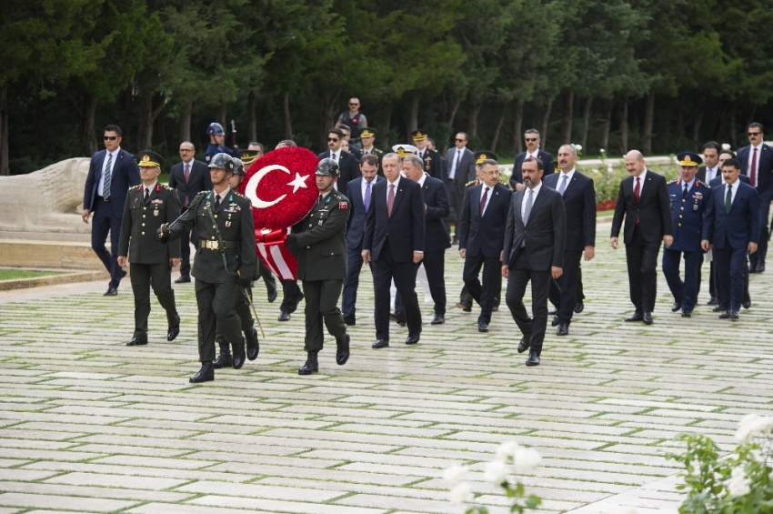 YAŞ üyeleri Anıtkabir’i ziyaret etti