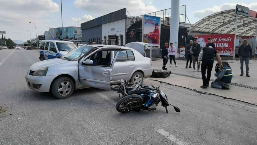 Bursa’da motosiklet ile otomobilin çarpıştığı kaza 