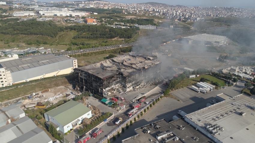 Kocaeli’de 5 işçinin öldüğü fabrika yangını tamamen söndürüldü