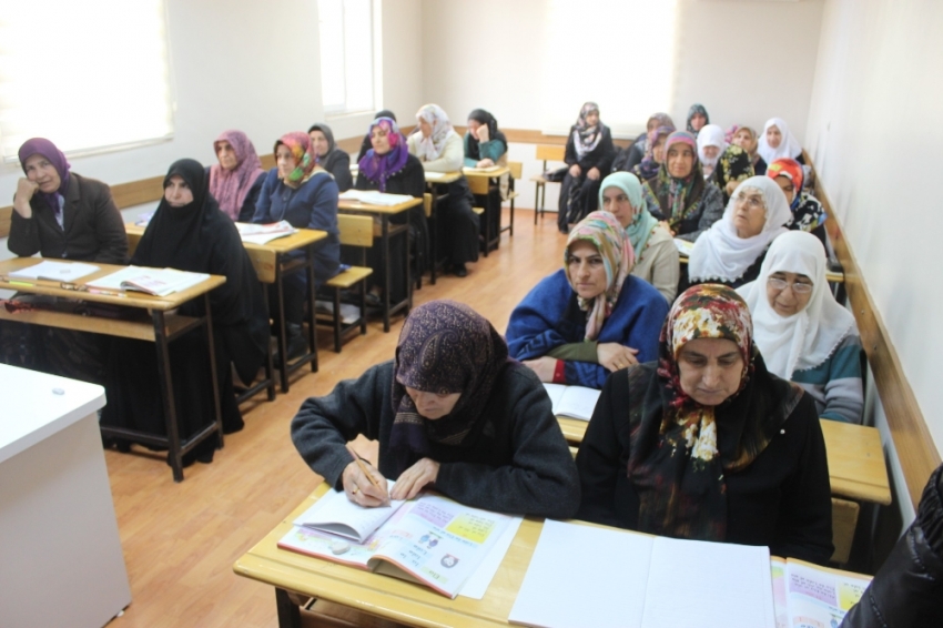 Okuma yazma seferberliği yoğun ilgi görüyor