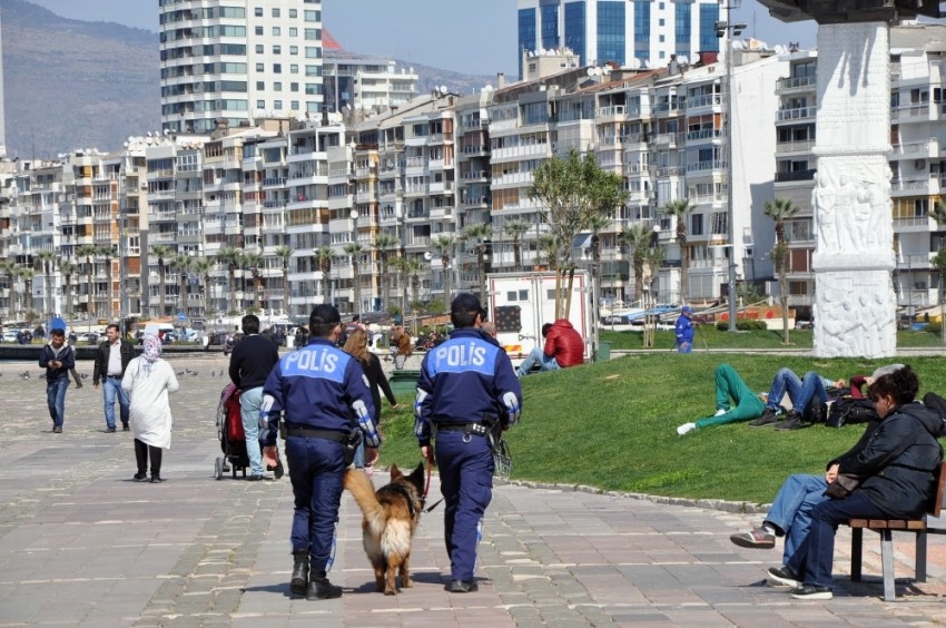 İzmir’de polis tetikte