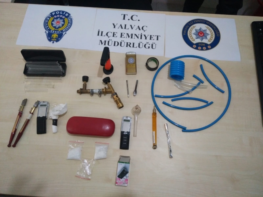 Araç kumandası görünümlü cihaz polisi bile şaşırttı