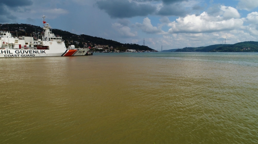 İstanbul Boğazı çamura bulandı