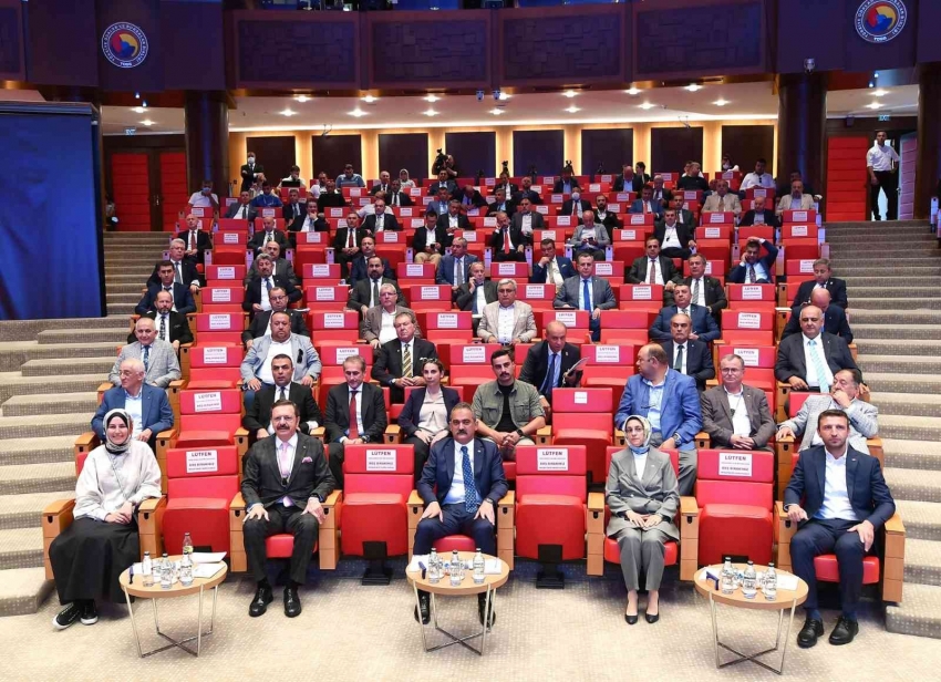 Şahin protokol töreninde hazır bulundu