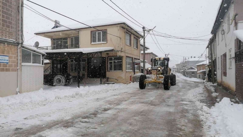 Bursa’da kardan kapanan 169 mahalle yolu ulaşıma açıldı