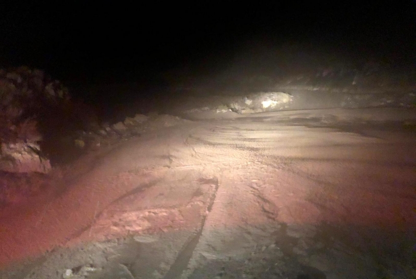 Sağanak sele dönüştü, bazı köy yolları ulaşıma kapandı