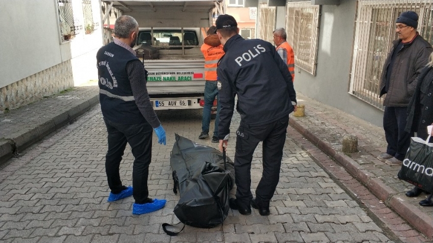 Misafir olduğu evin önünde cesedi bulunan şahsın öldürüldüğü ortaya çıktı