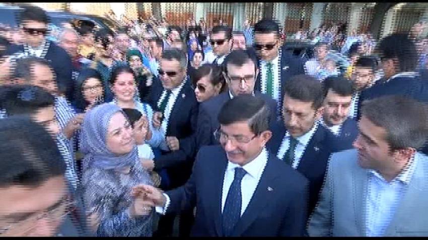  Davutoğlu’na Sultanahmet’te yoğun ilgi