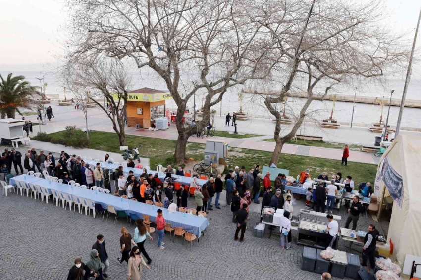 Mudanya iftar sofrasında buluştu