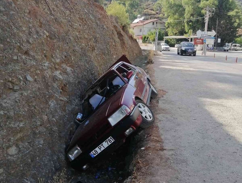 Drift yaparken kaza yapan aday sürücüye 9 bin 556 lira para cezası