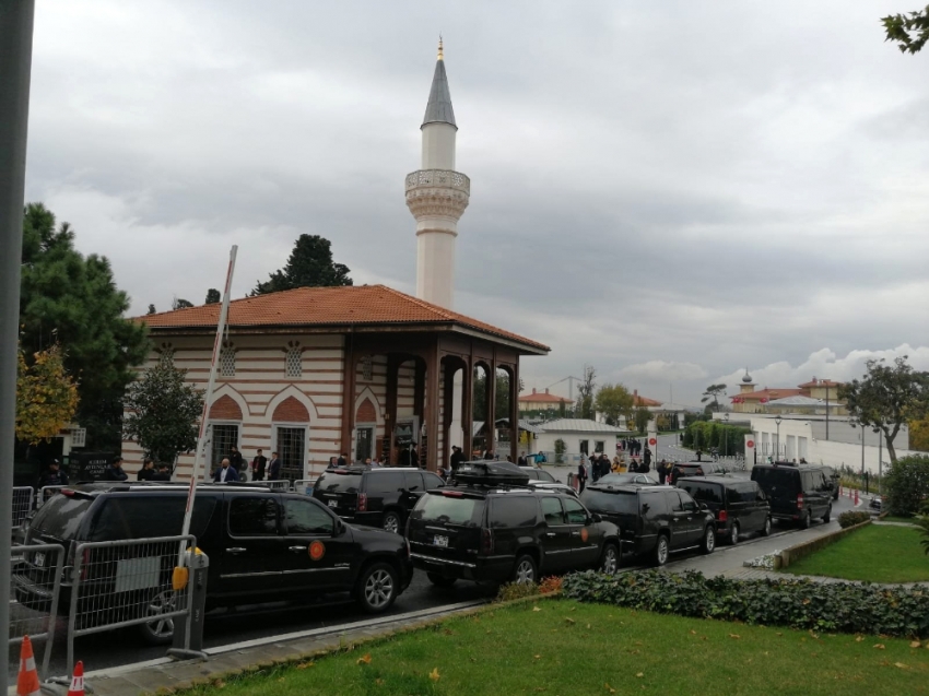 Erdoğan Cuma namazını Kerem Aydınlar Camii’nde kıldı