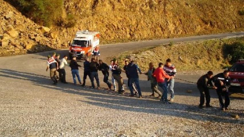 10 gün önce ehliyet alan kadın ile kocası kazada öldü