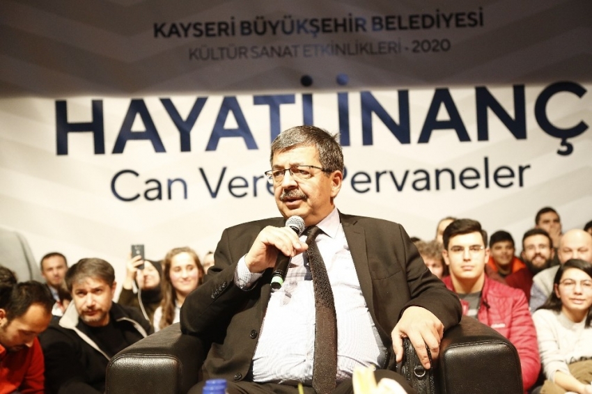 Yazar Hayati İnanç Şehir Tiyatrosu’nda söyleşiye katıldı