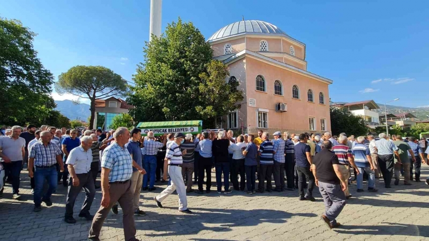 Başkan Ertürk’ün babası son yolculuğuna uğurlandı