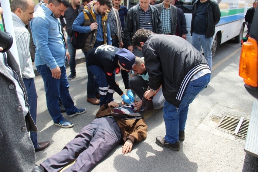 Otobüsün çarptığı yaşlı adama eşinden şok tepki