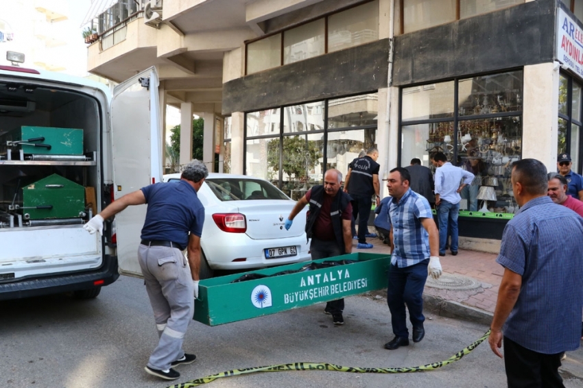 Antalya’da kadın cinayeti