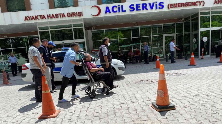 Polisler kalp krizi geçiren şahsı ekip otosuyla hastaneye yetiştirdi