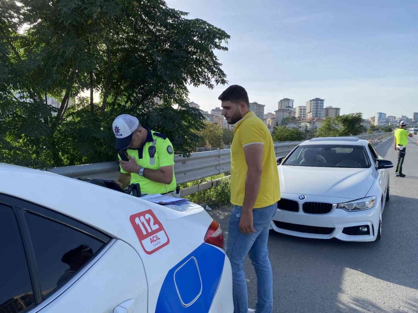 Usulsüz çakar ve siren kullanımına denetim: Sürücülere ceza yağdı