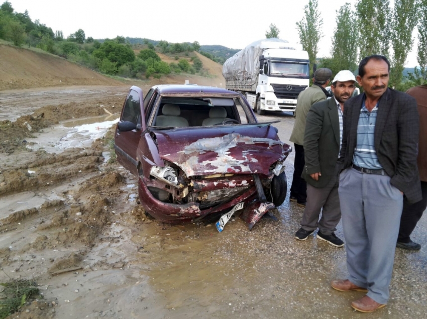 Kütahya’da trafik kazası: 2 ölü, 3 yaralı