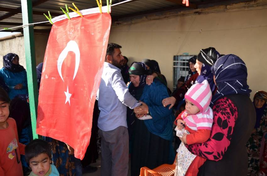 Şehidin baba evi ziyaretçi akınına uğradı