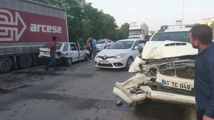 Pendik’te zincirleme trafik kazası: 4 yaralı