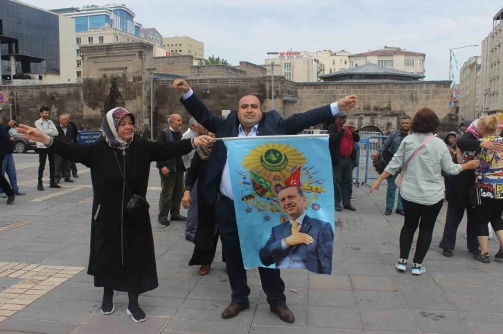 Adak adadı, sözünü tuttu
