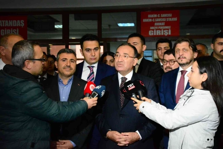 Adalet Bakanı Bekir Bozdağ Düzce adliyesini gezdi
