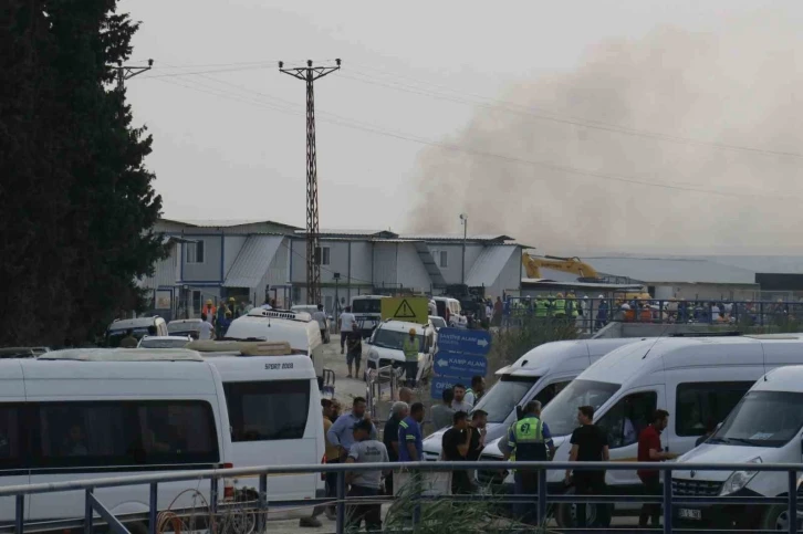 Adana’da SASA fabrikasında yangın: 2 yaralı
