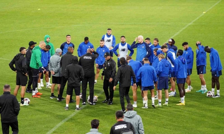 Adana Demirspor, CRF Cluj maçı hazırlıklarını tamamladı
