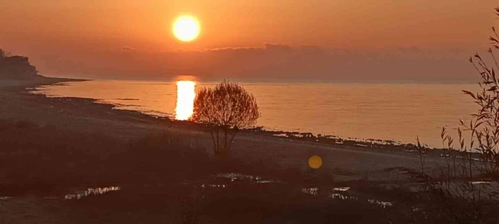 Adilcevaz’da muhteşem gündoğumu
