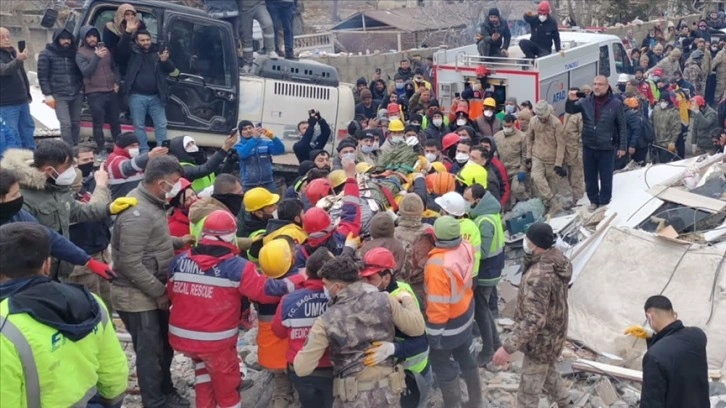 Adıyaman’da enkaz altında kalan kişi 107 saat sonra kurtarıldı