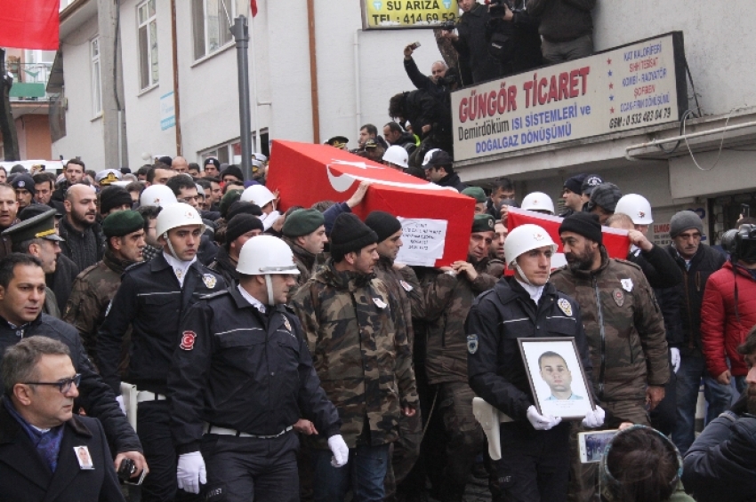 Şehidin cenazesini binler uğurladı