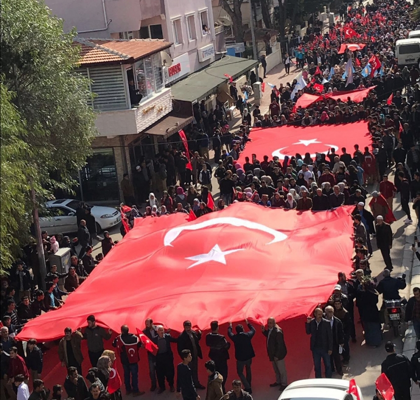 Hatay’da Afrin şehitlerine saygı, Mehmetçiğe moral yürüyüşü