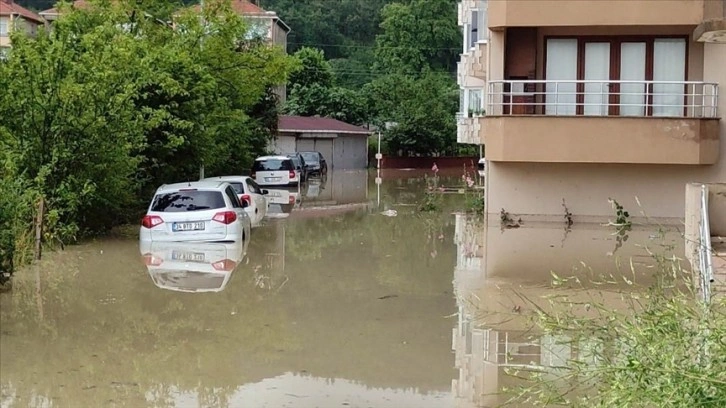 AFAD: Kastamonu'da sağanak ve su taşkınları nedeniyle 13 ev tahliye edildi