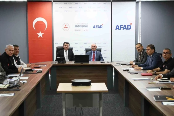 AFAD personelinin kıyafet ve teçhizat tasarımları Uşak Üniversitesi yapacak
