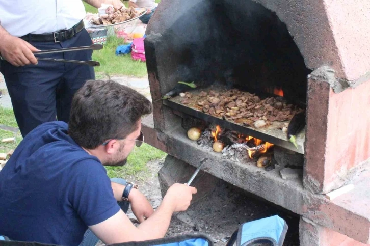 Afyonkarahisar’da oylarını kullananlar piknik alanlarına koştu
