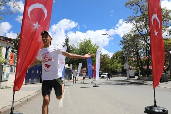 Ağrı’da 15-19 Mayıs Gençlik Haftası kutlamaları devam ediyor
