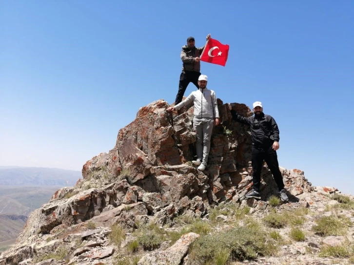 Ağrı’da Kösedağ’a zirve tırmanışı ile 15 Temmuz kutlandı
