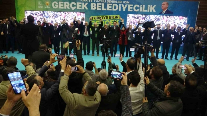 AK Parti’nin Van’daki ilçe belediye başkan adayları açıklandı
