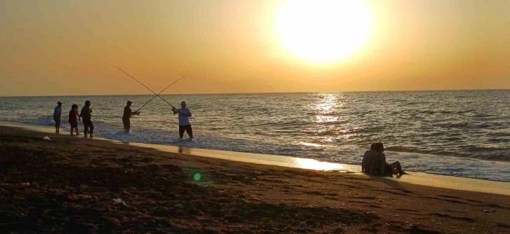 Akçakoca’da gün batımı görenleri hayran bırakıyor
