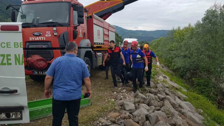 Akıntıya kapılan kadın hayatını kaybetti
