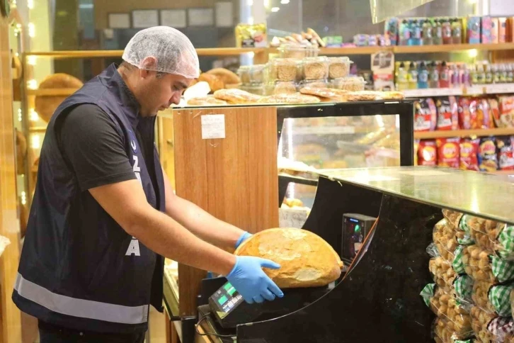 Aksaray Belediyesi zabıta ekipleri fırınları denetliyor
