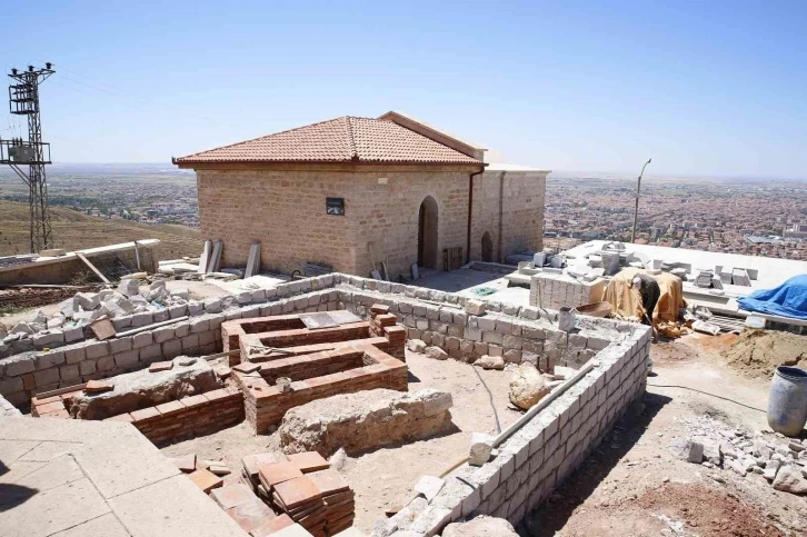 Aksaray’da Selçuklu dönemine ait 5 mezar bulundu
