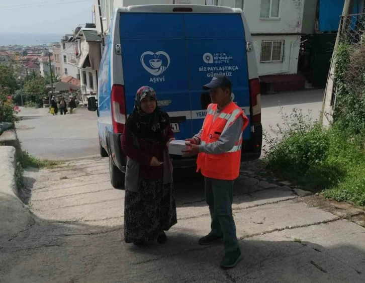 Alanyalı çocuklar ‘Halk Mama’ ile buluştu
